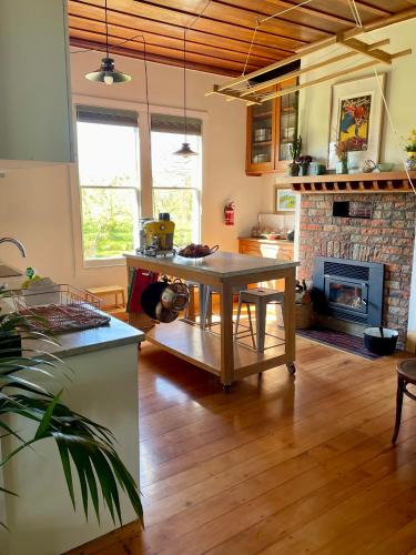Havelock North Cottage on Organic Orchard