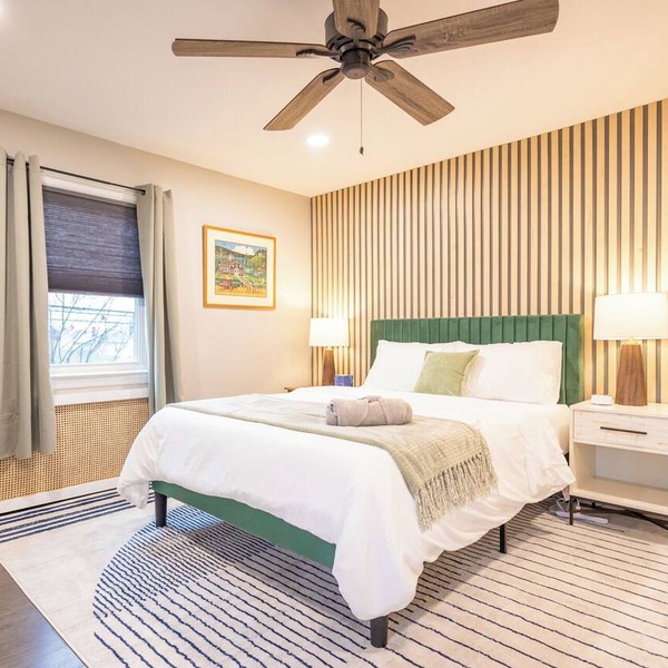 Hawthorne 2 Bed 1.5 Bath w/Office -Pets OK, Laundry In-Unit, Parking, Fios, Safe