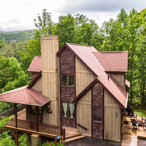 Headwaters Hideaway 2 bed 2 and a half bath home in gated community near Banner Elk