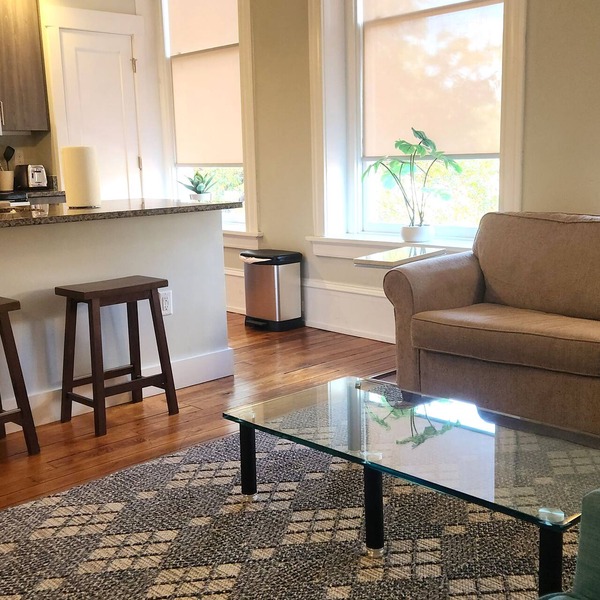 Heart of the Arts District King Bed Suite - West Broad near VCU/MCV New Condo