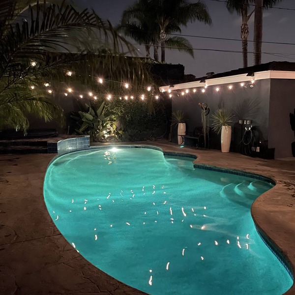 HEATED POOL & JACUZZI, QUIET, AIRY SPA LIKE BACKYARD, NEAR NEWPORT BEACH