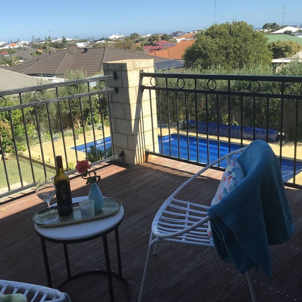 Heated pool, spacious home, centrally located, walk to beach - Sleeps 10