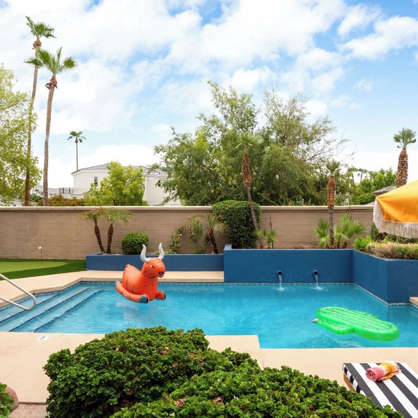 Heated Pool. Spacious Home w Lake Views. Sleeps 16 with tons of entertainment!