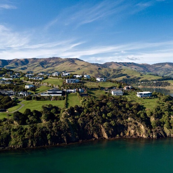 Hector's Tiny House - Akaroa Holiday Home