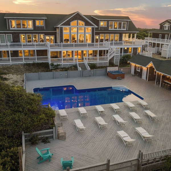 Hemingway & Mark Twain Estate | Weddings & Events | 32BR Sleeps 72 | OBX