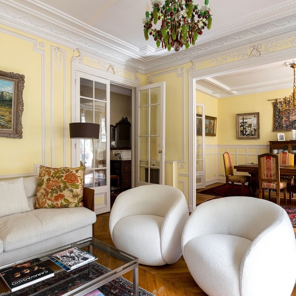Hemingway's Hood between Luxembourg Gardens and Montparnasse
