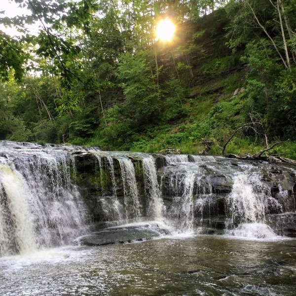 Hemlock Hideaway Cabin with waterfalls, walking trails
