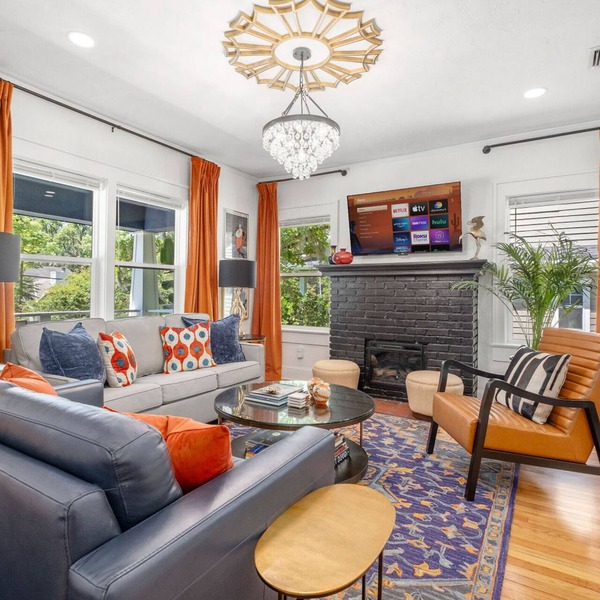 Hibiscus Park Bungalow- Walk To UF/Luxury Home/Hot Tub