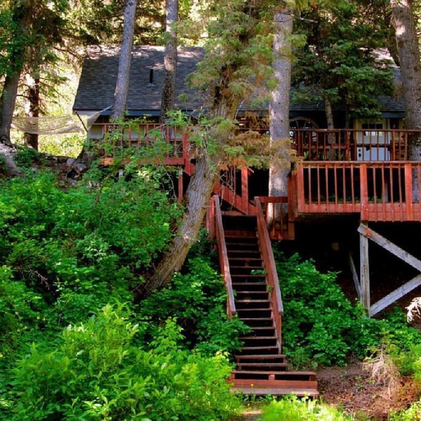 Hideaway Above The Stream