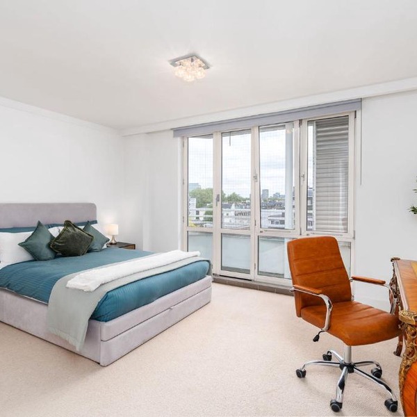 Hideaway Opposite Hyde Park 3 Bed, Balcony & Lift by City Peace