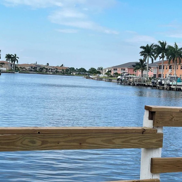 Hideaway Waterfront Resort