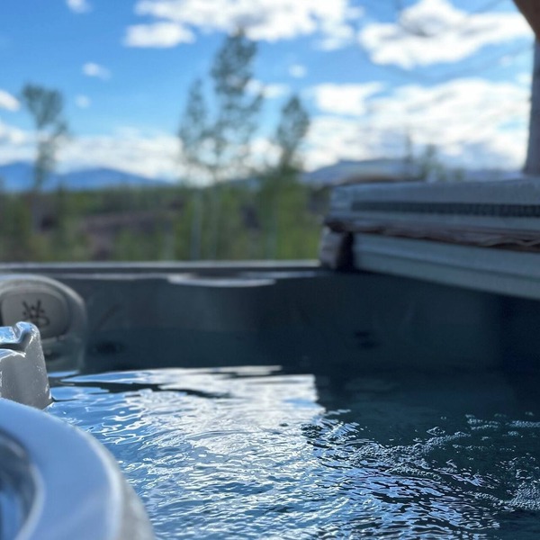 Hideout Cabin 1 with hot tub!