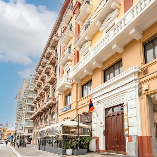 High-End Apartment in Bari Center