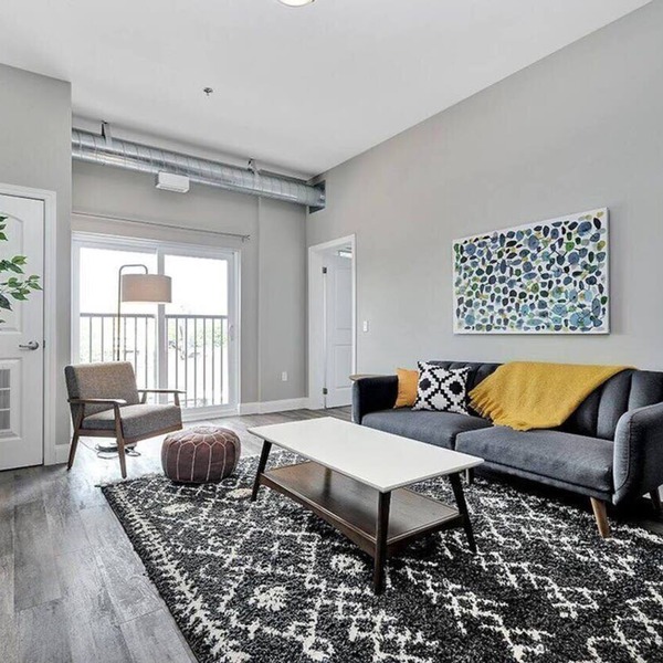 High-end condo downtown Kingston near RMC/Queens