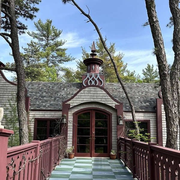 High Tower & Pool House: two secluded homes with pool