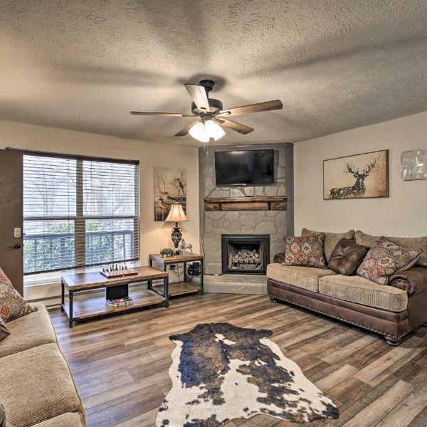 Hike, Ski & More! Modern Sugar Mtn Condo w/Deck