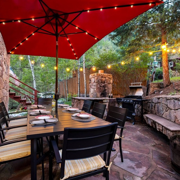 Hikers Hideaway | Foosball & Darts | Pet Friendly