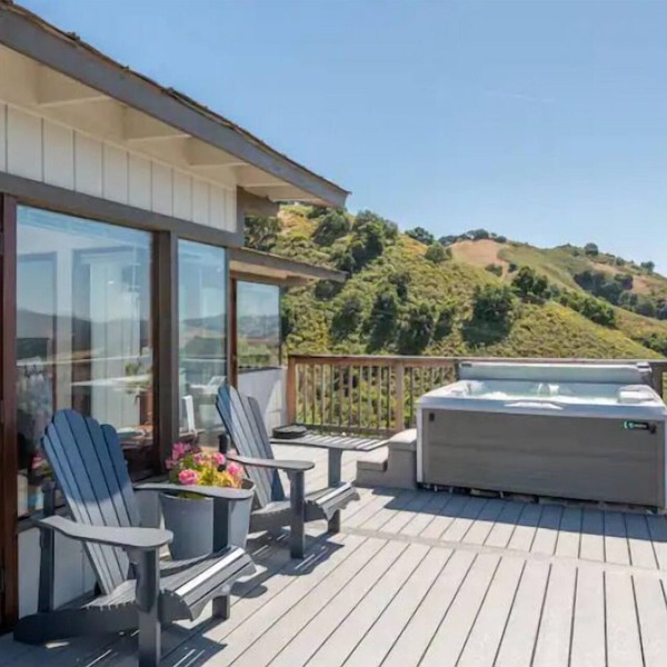 Hilltop Villa with Panoramic Views of Carmel Valley, 30 days