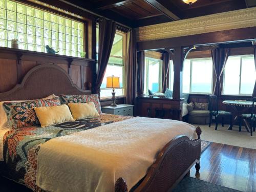 Hilo Bay Oceanfront Bed and Breakfast