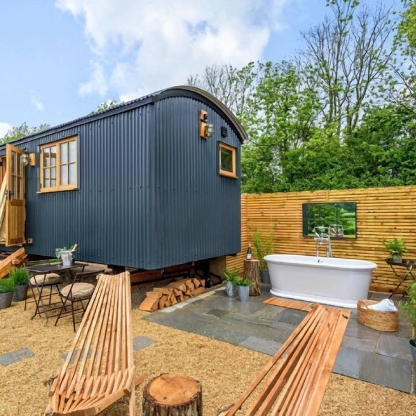 Hintock, featuring an outdoor bath, in Leigh, Dorset.
