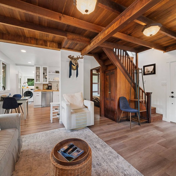 ☀️Historic and Charming Beach Cottage.Beautifully Renovated! Easy walk to beach