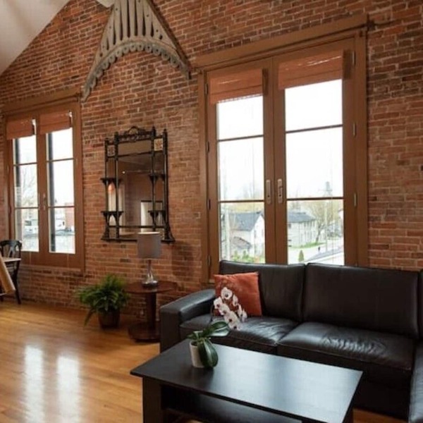 Historic Apartment Downtown Kingston