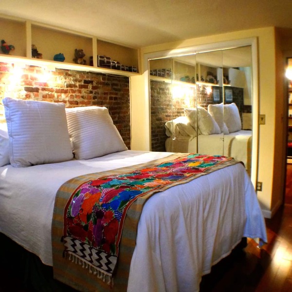 Historic Beacon Hill Duplex -2 bed 1.5 bathrooms Condo -heart of Boston