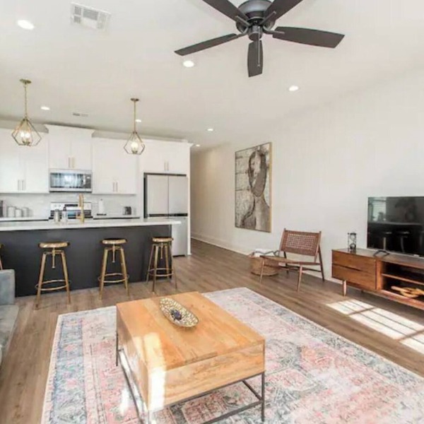 HiSTORIC DOWNTOWN HAMMOND CONDO 2 bed, 2 bath