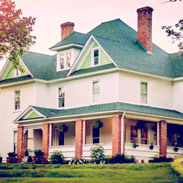 Historic Grain Cottage on Highland Cow Farm