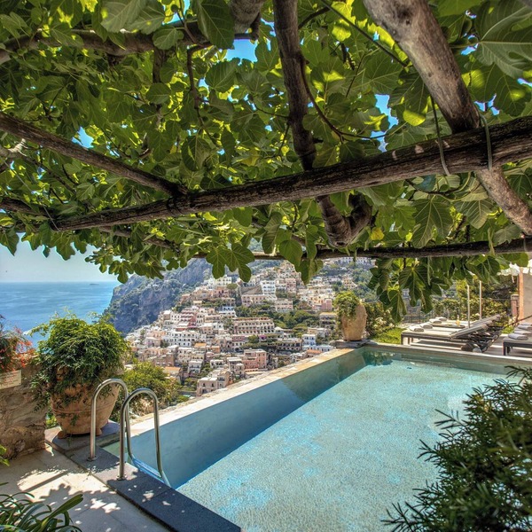 Historic Luxury Villa with Private Pool, Sea Views – Walk to Positano