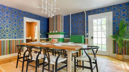 Historic Modern on Main by AvantStay