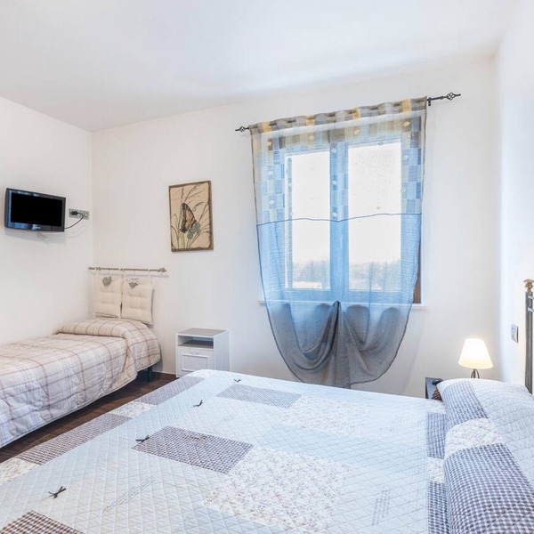 Holiday Apartment "La Siesta" with Shared Garden, Balcony and Wi-Fi
