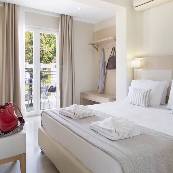Holiday Apartment 'Cosmos 2' close to the Beach with Shared Terrace & Wi-Fi