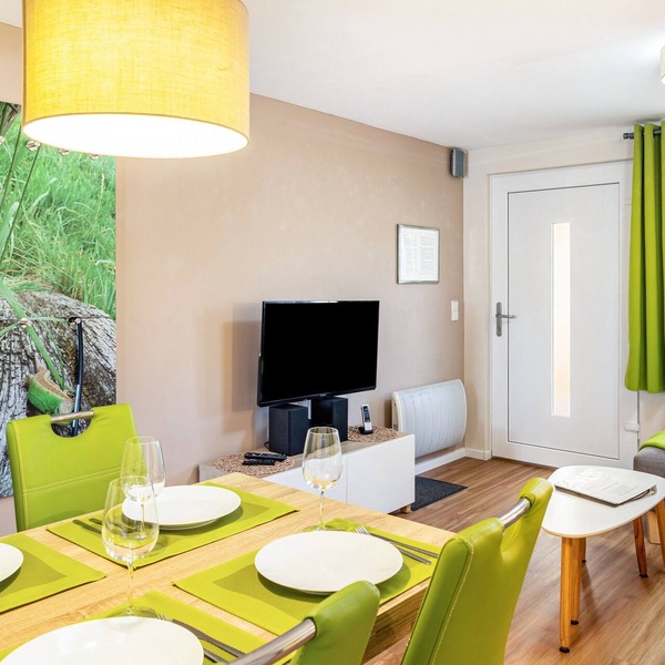 Holiday Home 'Ferienhaus Zauneidechse' with Private Terrace, Private Garden and Wi-Fi