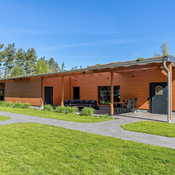 Holiday Home 'Mond am See' with Lake View, Private Terrace and Wi-Fi