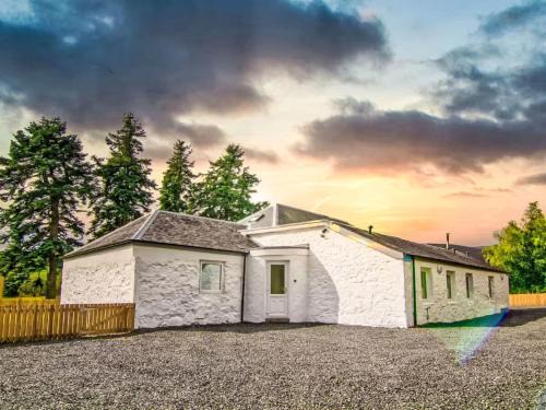 Holiday Home Easter Caiplich by Interhome
