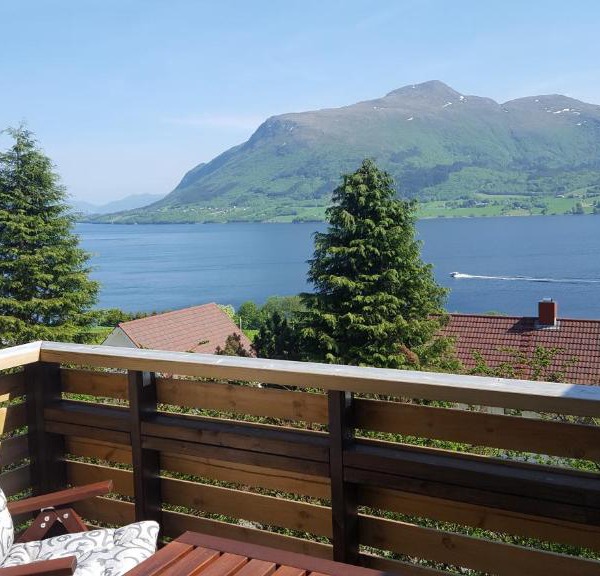 Holiday Home Kvernesfjorden