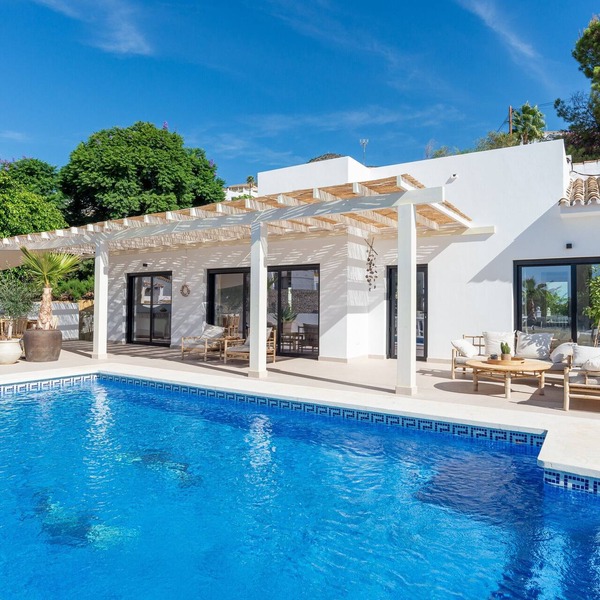 Holiday Home 'Villa with Privat Saltwater Pool' with Sea View, Wi-Fi and Air Conditioning