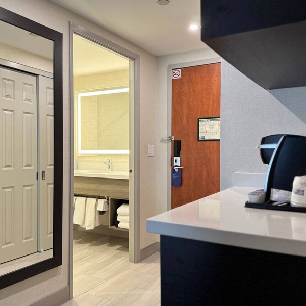 Holiday Inn Express & Suites Brampton by IHG