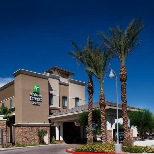 Holiday Inn Express & Suites Phoenix Glendale Dist by IHG