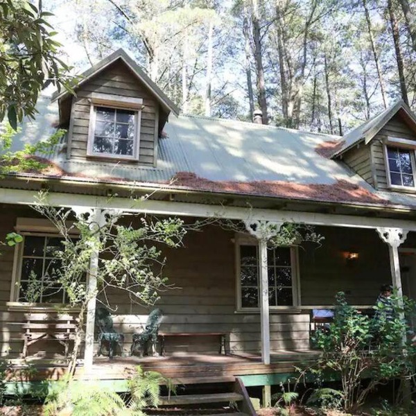 Holly Lodge