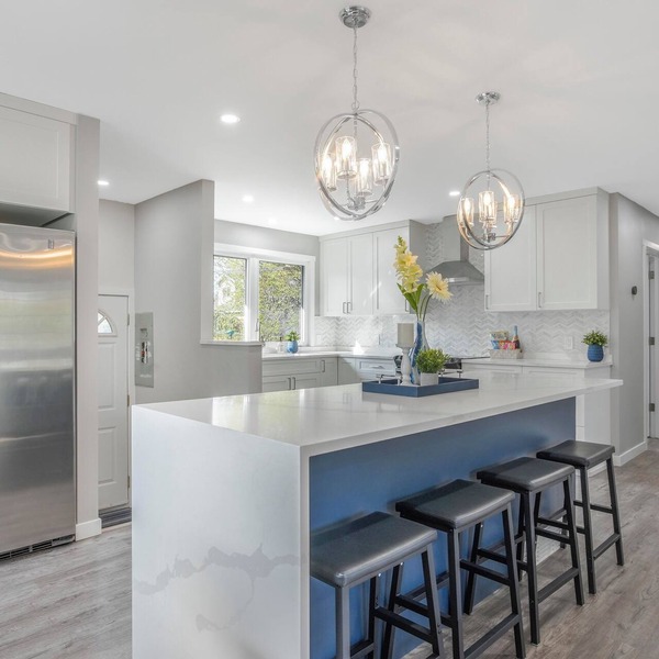 Home in Rivervalley!5 Bed 3 FULL Bathrms! AC!Fenced yard. Sleeps 10.BBQ!King bed