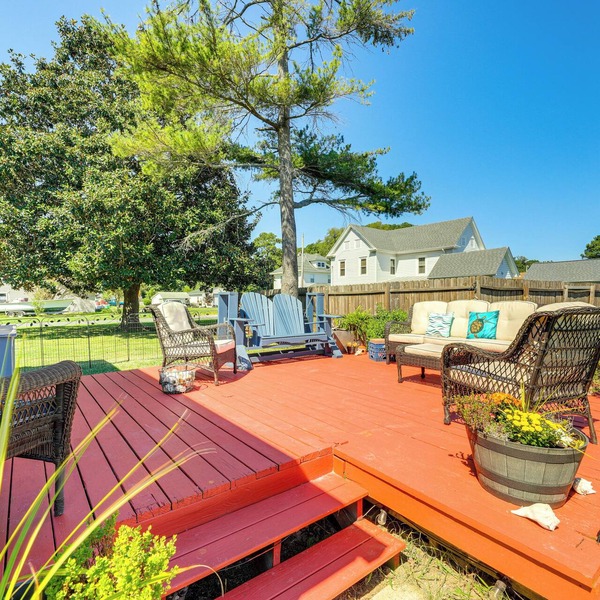 Home w/Fire Pit < 1 Mi to Willis Wharf Boat Ramp!