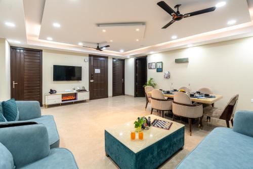 Homlee-Virasat 3BHK Flat Central DEL-Lift-Parking