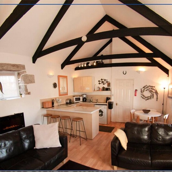 Honey Buzzard - A Character - Self Catering Barn, Rural Location, Dog Friendly -