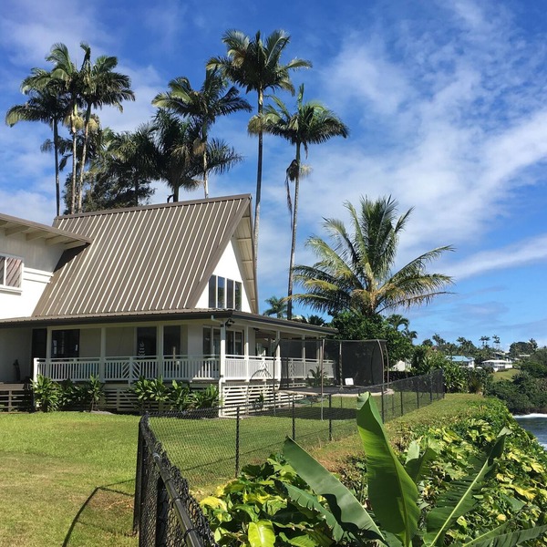 Honoli'i Oceanfront Hale