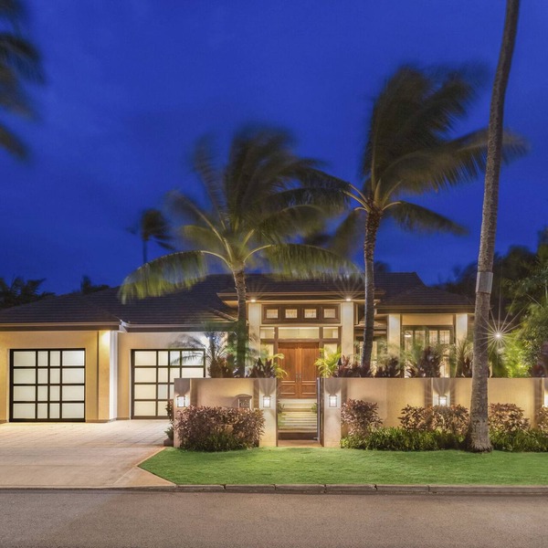 Honolulu - Contemporary Island home w/heated pool, spa Sleeps 11