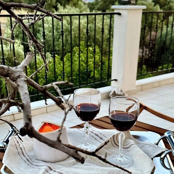 Horizon House With olive grove and vineyard