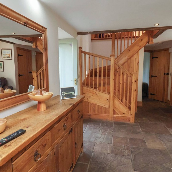 Horseshoe Cottage