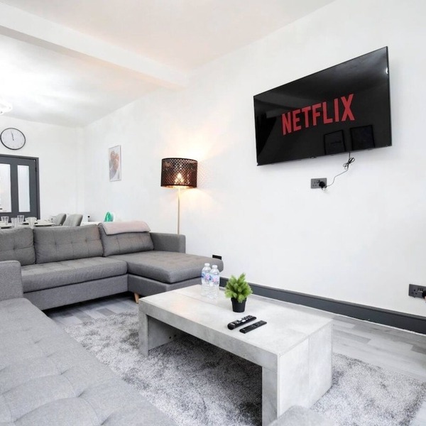 Horwich House | 2BR | Near Bolton Football Stadium